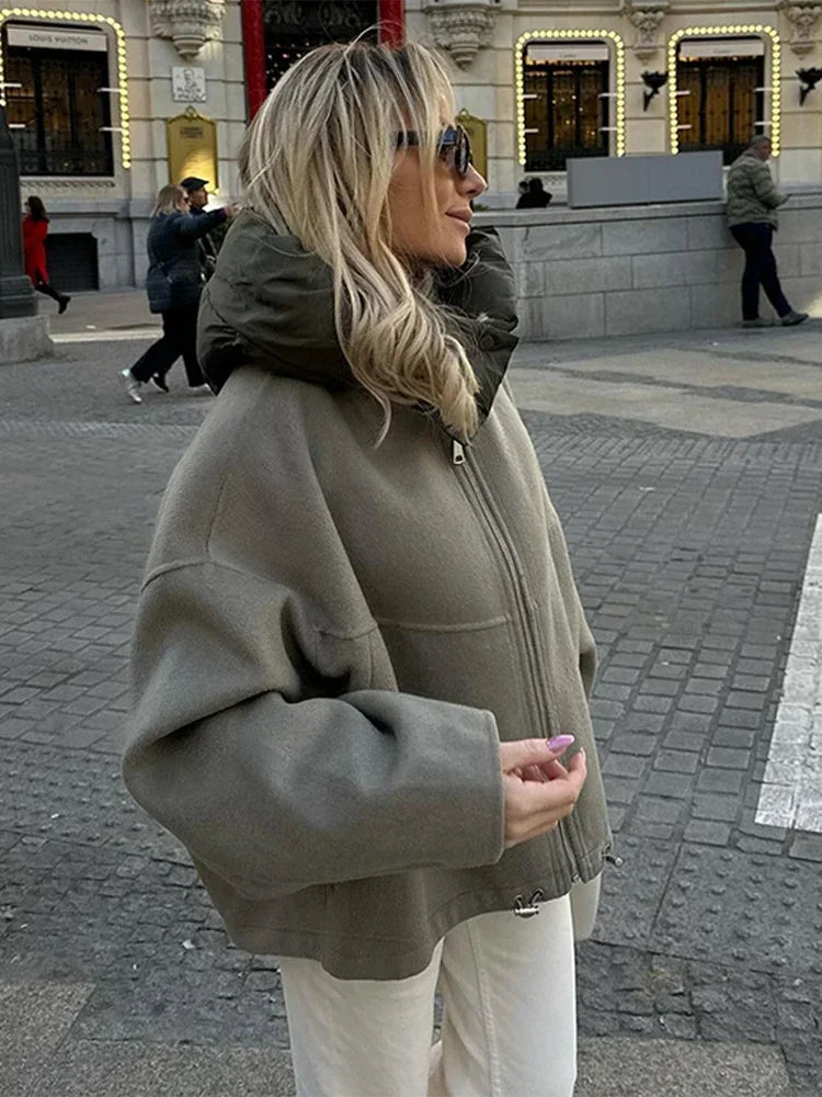 Stylish Wool and Cotton Jacket with Zipper Closure and Pockets 6