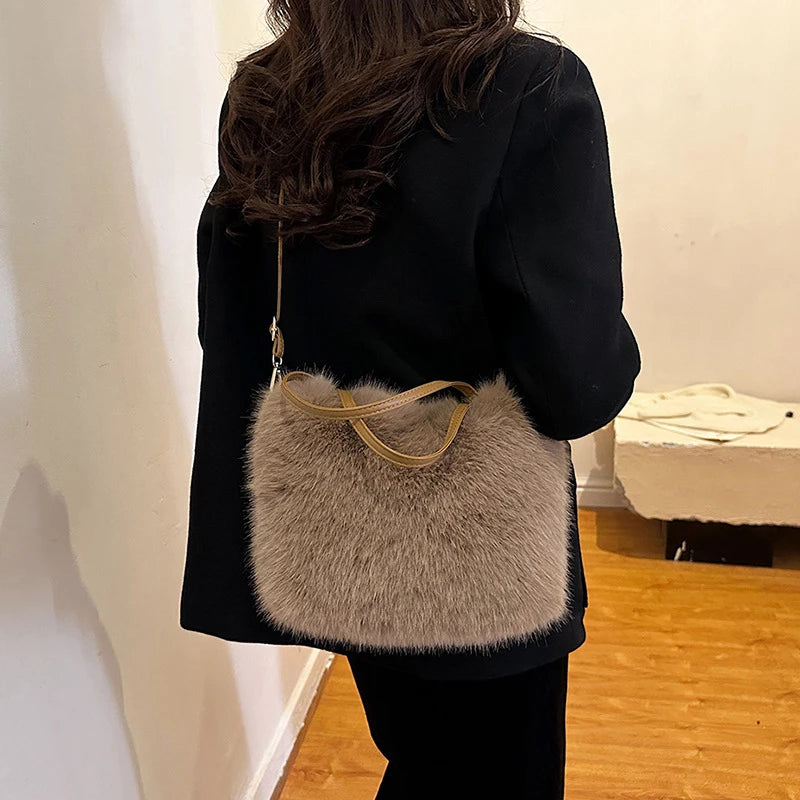 Faux Fur Tote Bag Women's Bucket Plush Luxury Design Crossbody Shoulder Handbag Winter 2