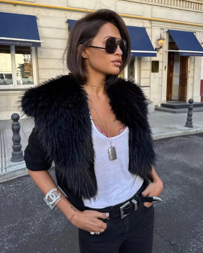 SOERA Ella Faux Fur Collar Cropped Knit Cardigan in Black